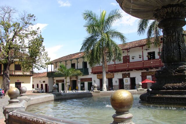 Paisaje de Antioquia: Parque principal de Santa Fe de Antioquia