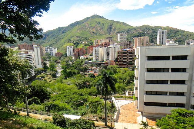 Paisaje de Cali: Cerro y ciudad de Cali