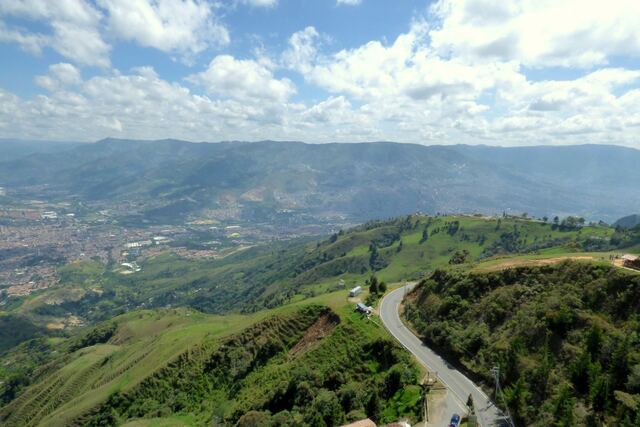 Paisaje de Copacabana: Valle de Aburrá desde Copacabana