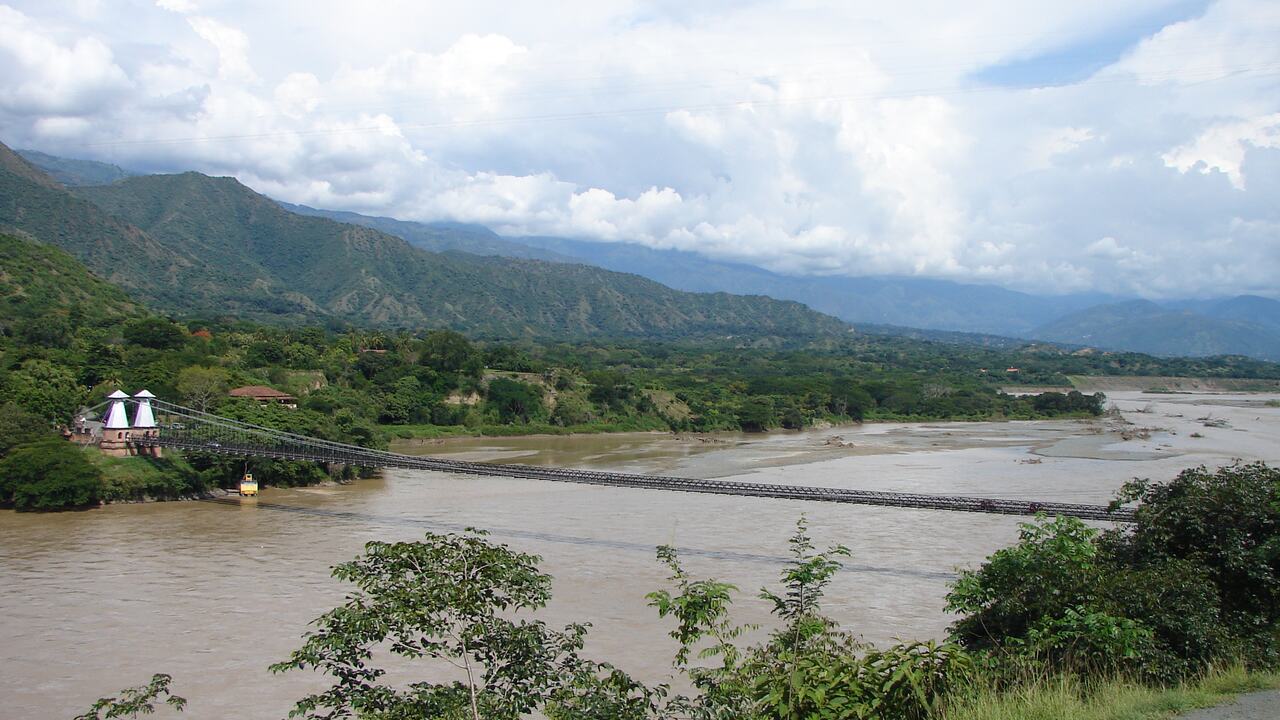 Santa Fe de Antioquia: Puente de Occidente sobre el río Cauca
