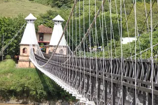 Puente de Occidente sobre el río Cauca