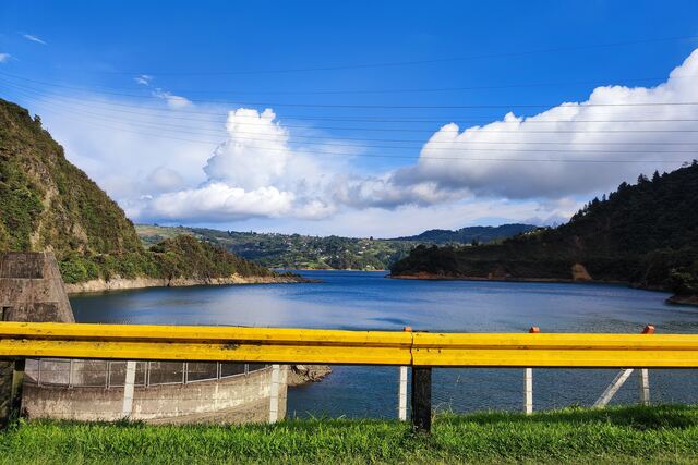 Paisaje de Valle del Cauca: Lago Calima